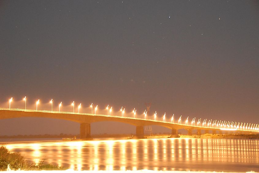 Armando Emilio Guebuza Bridge at night.
