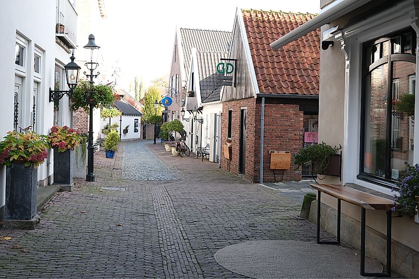 he Gasthuisstraat is an old street in the municipality of Ootmarsum, Netherlands.
