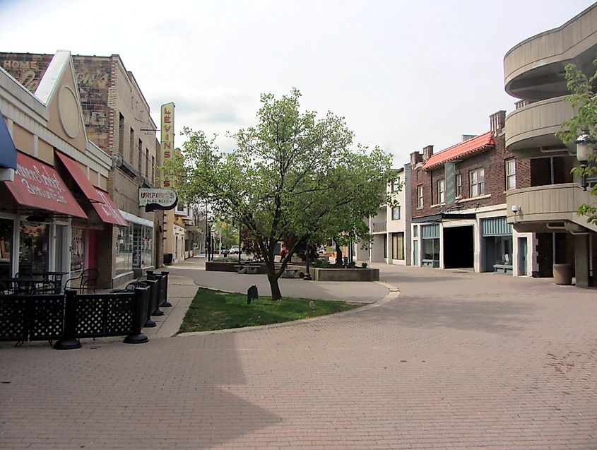 Cuyahoga Falls, Ohio (Credit: David Wilson from Oak Park, Illinois, USA, CC BY 2.0 <https://creativecommons.org/licenses/by/2.0>, via Wikimedia Commons)