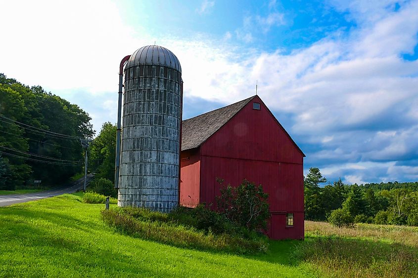 The Hale Barn, Colebrook, Connecticut, USA: Typical 18th Century Barn Construction.