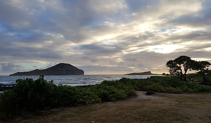 Sunrise on Makapu’u beach. Waimānalo, Hawai’i O’ahu