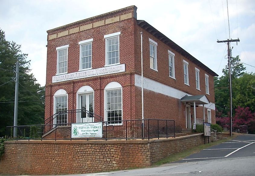 Hunter's Store at Pendleton, South Carolina. Image Credit: KudzuVine, Public domain, via Wikimedia Commons