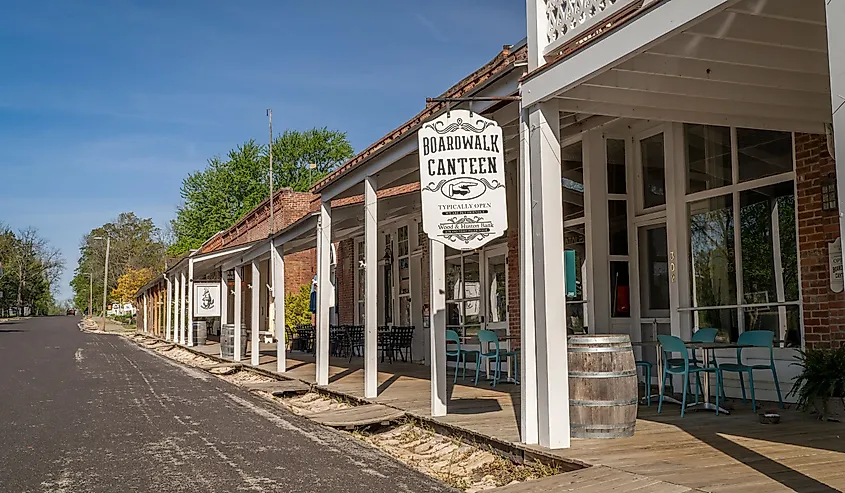 Street view of the historic town of Arrow Rock, Missouri. Image credit marekuliasz via Shutterstock