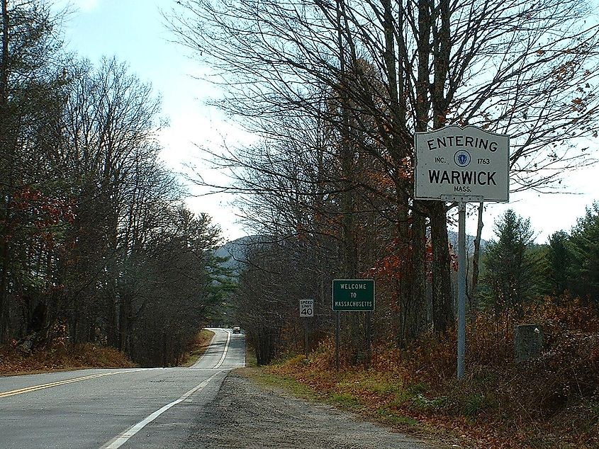 The road entering Warwick County