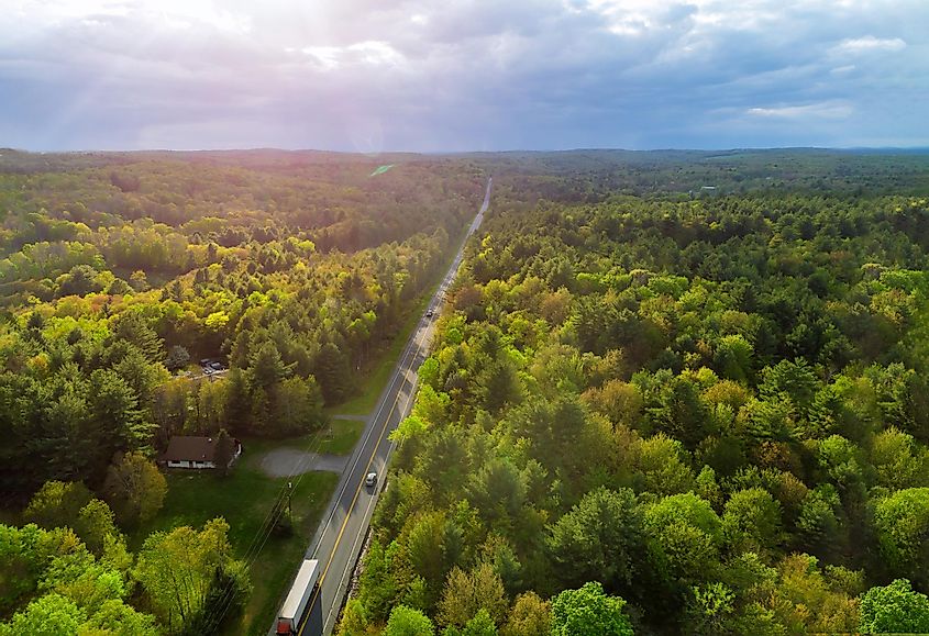 The road passing through beautiful Pennsylvania countryside.