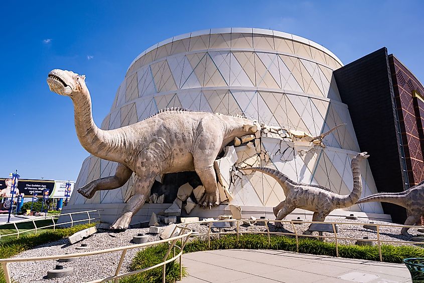 Indianapolis Children's Museum with models of dinosaurs