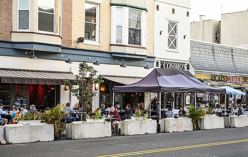 Outdoor dining in Westfield, New Jersey