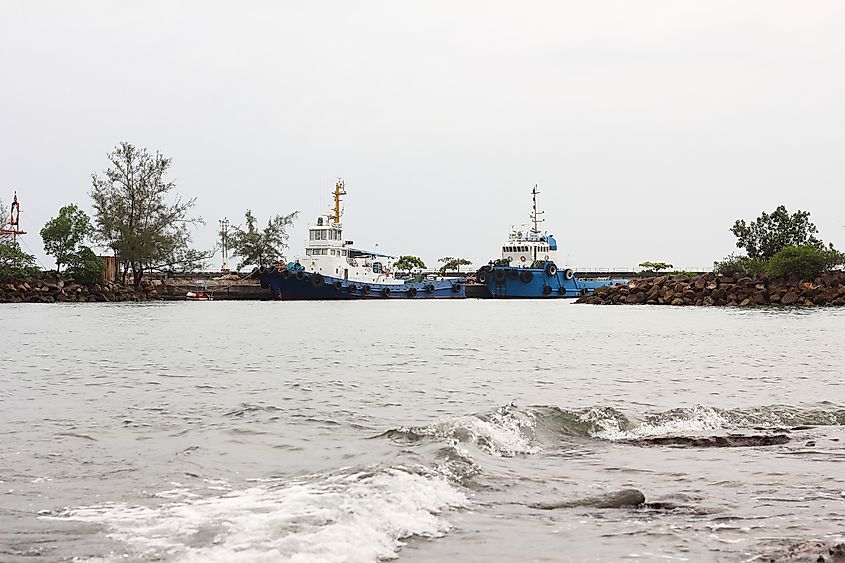 Sihanoukville Port ships, Cambodia. Editorial credit: Dmitry Makeev, CC BY-SA 4.0, https://commons.wikimedia.org/w/index.php?curid=78768566