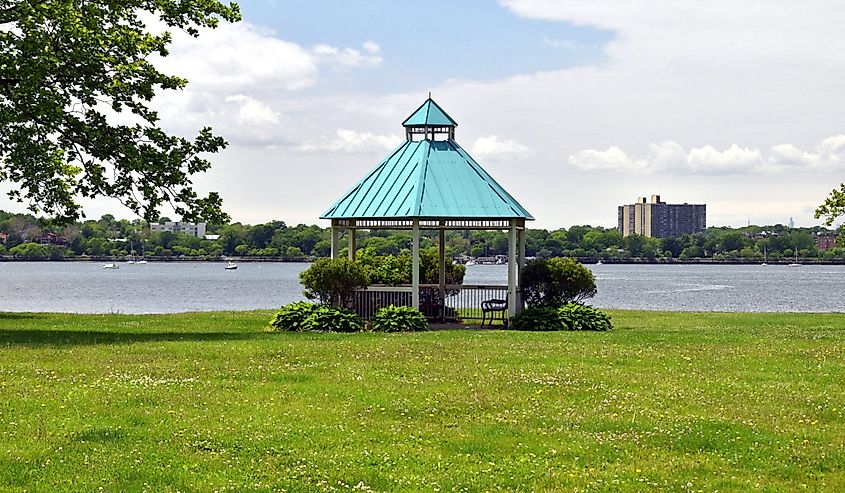 Great Neck Estate Park, Shade by the sea, water, at village on Long Island, New York
