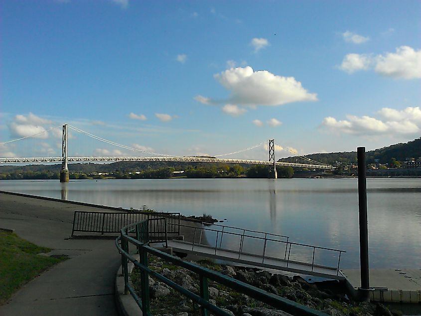 The Simon Kenton Memorial bridge connecting Aberdeen, OH to Maysville, KY over the Ohio river.