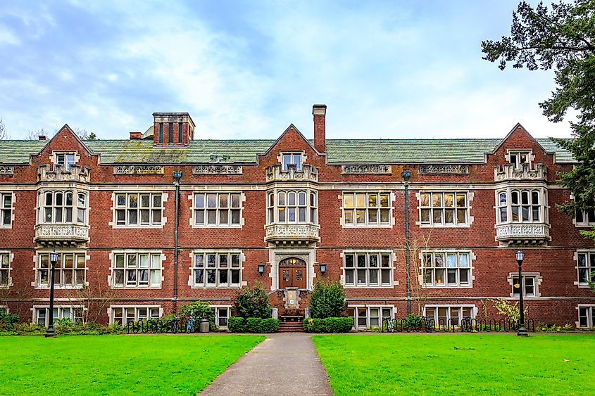 Reed College is a private liberal arts college in southeast Portland in the U.S. state of Oregon.