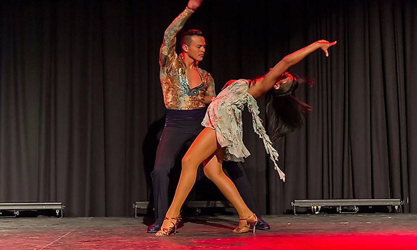 How much do professional salsa dancers make?