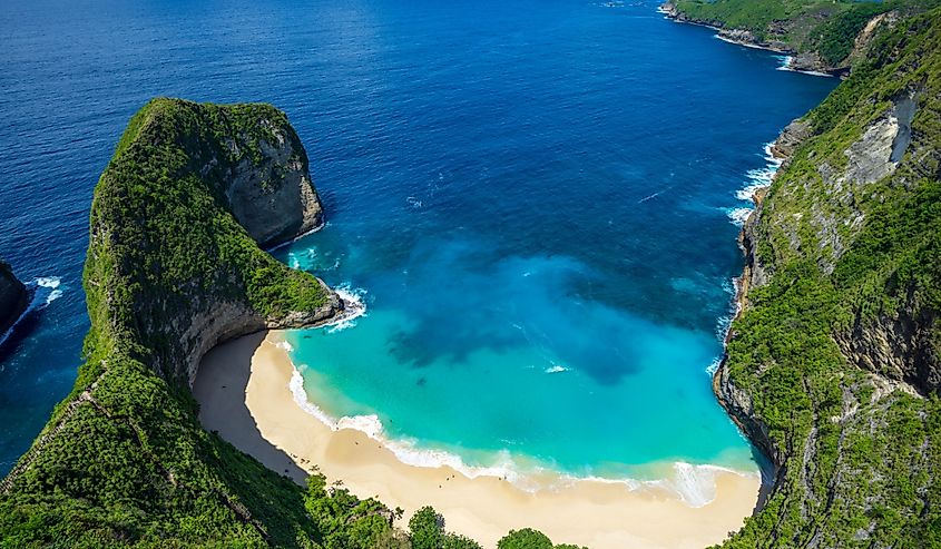 Aerial view of Kelingking Beach aka T-Rex Head Beach in Nusa Penida, Bali, Indonesia