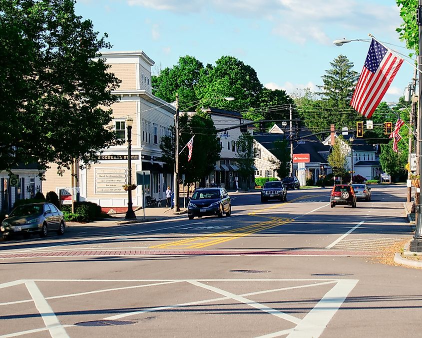 Holliston, Massachusetts: Beautiful view of Washington Street