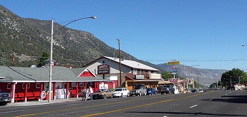 Streetscape of Lee Vining, California.