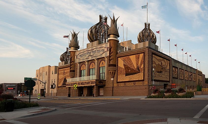 Mitchell, South Dakota: The Corn Palace, honoring the military.