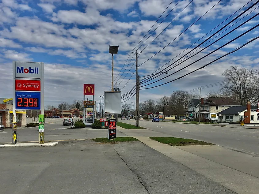Looking east along East Main Street (NY 5/NY 33) from near the entrance to Eastown Plaza, Batavia, New York