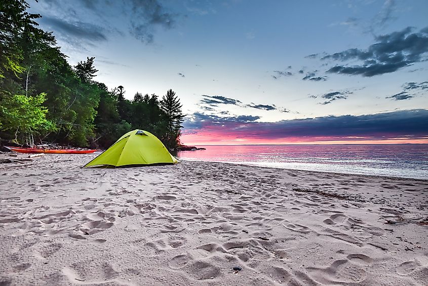 Sunset from a beach in Lake Superior Wisconsin. Travis J. Camp via Shutterstock