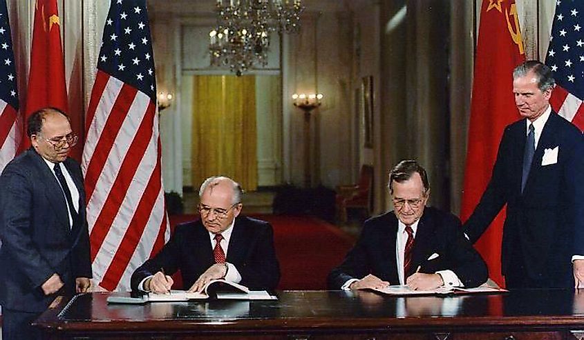 President George H. W. Bush and President Mikhail Gorbachev sign United States/Soviet Union agreements to end chemical weapon production