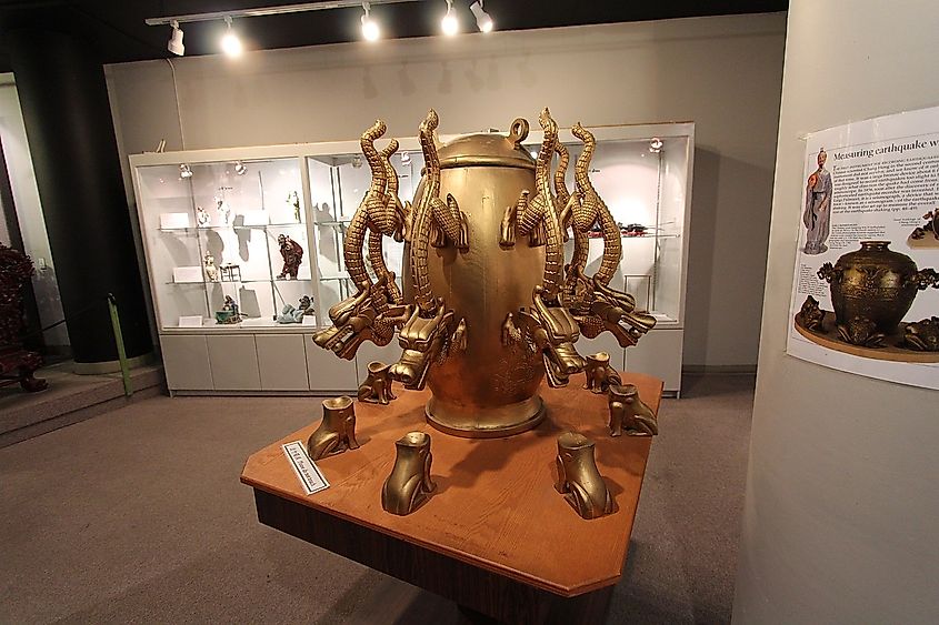 Example of a chinese seismoscope, a very simple yet very effective way of measuring earthquakes