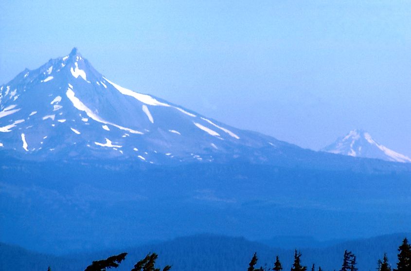 A mountain view from the West Cascades Scenic Byway
