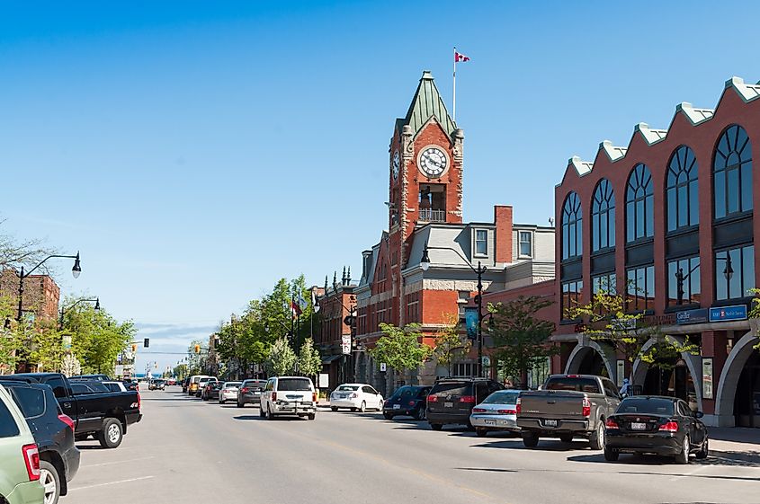 Hurontario Street in Collingwood, Ontario. Image credit LesPalenik via Shutterstock