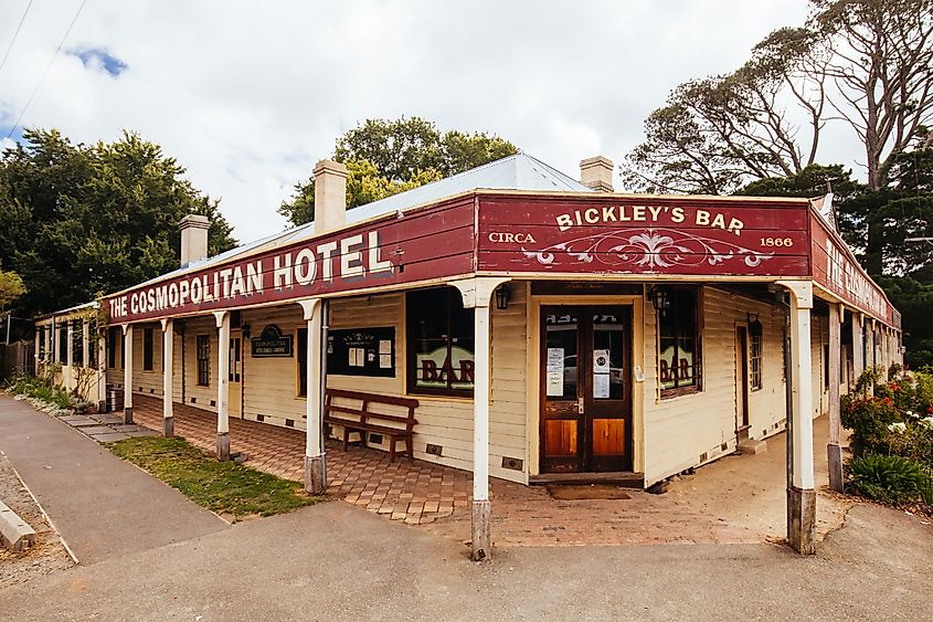 The Cosmopolitan Hotel in Trentham, Victoria, Australia. Editorial credit: FiledIMAGE / Shutterstock.com