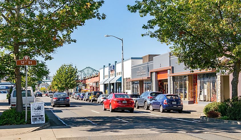 Cars on the street in downtown Astoria