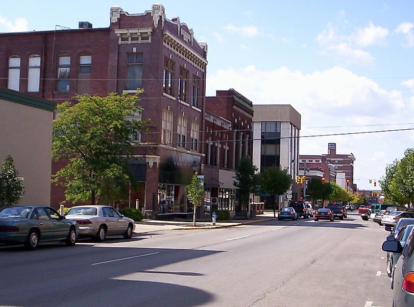West Center Street in downtown Marion, Ohio, By User:OHWiki - Self-photographed, CC BY-SA 2.5, Wikimedia Commons