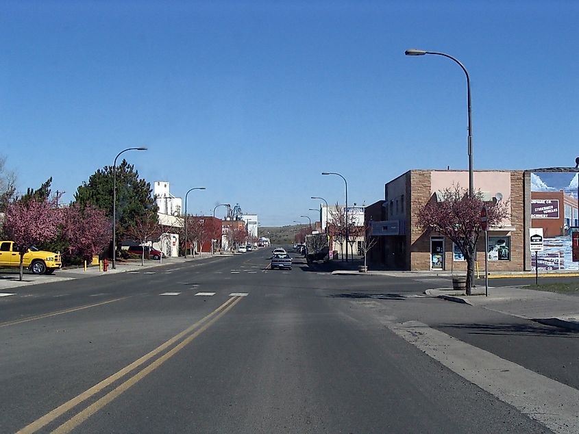 Looking north on North Columbia Avenue, the main thoroughfare in Connell, Washington.