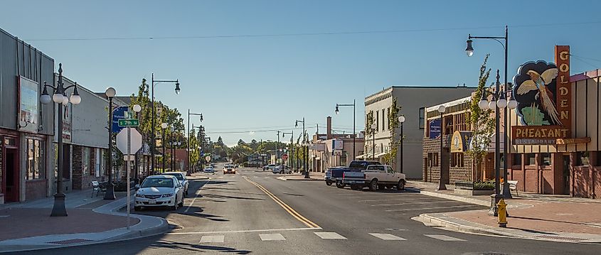View of Edison Avenue in the town of Sunnyside in Washington.