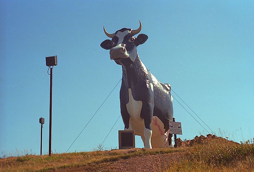 Salem Sue - the world's largest Holstein Cow in New Salem, North Dakota