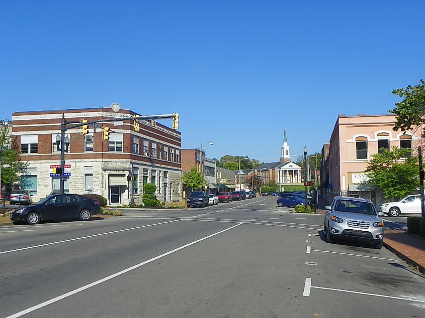 The downtown area of Athens, Tennessee.