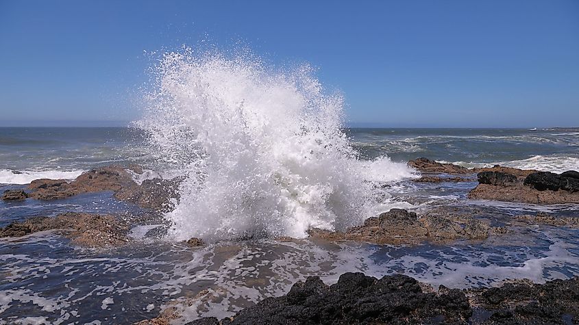 Water erupting from Thor's Well.