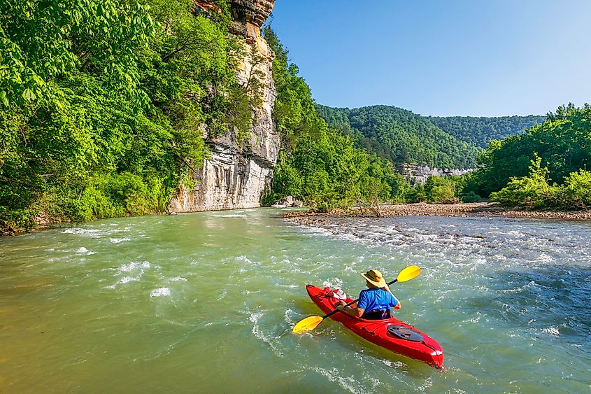 Ponca, Arkansas: Kayaker floating down the Buffalo River.