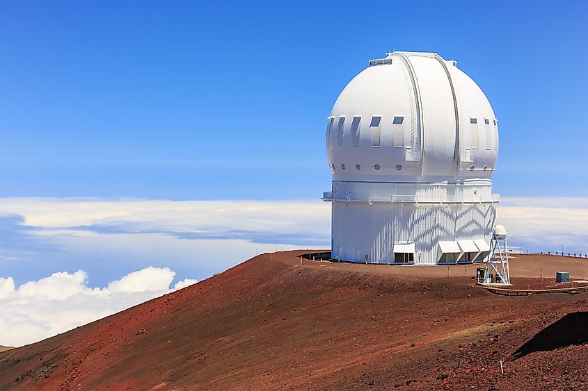 Mauna Kea Observatory, Big Island, Hawaii. Via Shutterstock / SCStock.