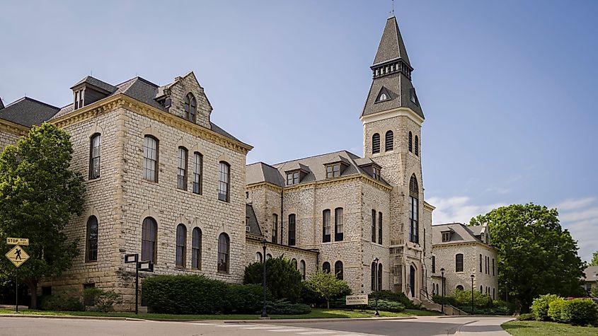 Kansas State University Wildcats' Anderson Hall building on the university campus in Manhattan, Kansas. Editorial credit: University of College / Shutterstock.com