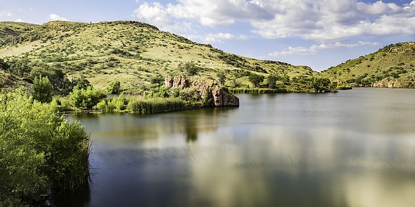Pena Blanca Lake, via https://www.visitarizona.com/places/parks-monuments/pena-blanca-lake/