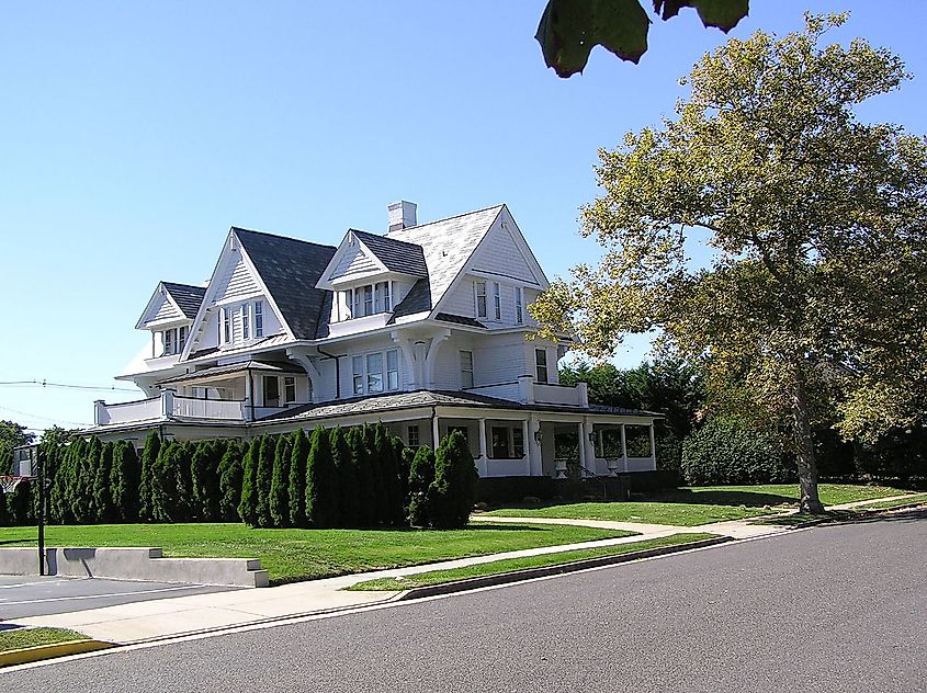 Allenhurst residential historic district.