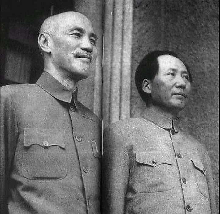 Mao-Tse Tung (Máo Zédōng) and Chiang Kai-shek (Jiǎng Jièshí) in Chang-dong, Sichuan Province, China, at their last meeting (August 28, 1945)
