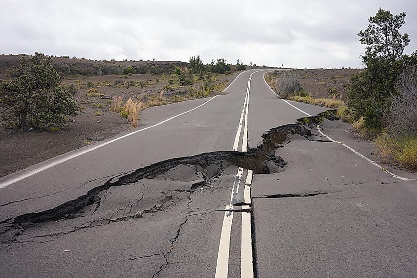 Hawaii road earthquake damaged