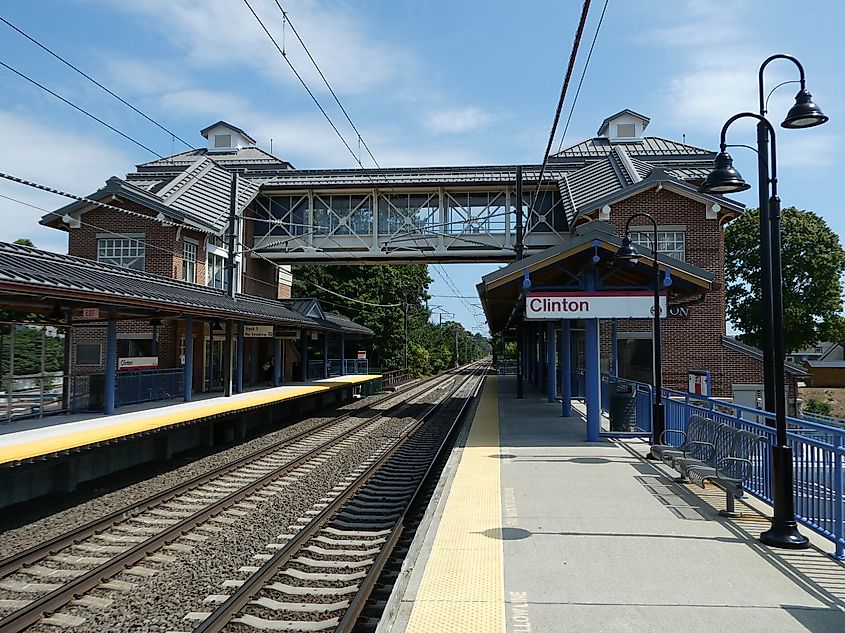 Clinton train station is served by Shore Line East.