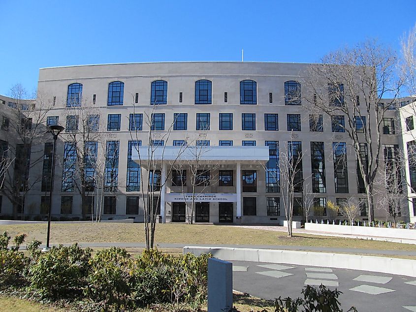 Cambridge Rindge and Latin School, Cambridge Massachusetts By John Phelan - Own work, CC BY-SA 3.0, 