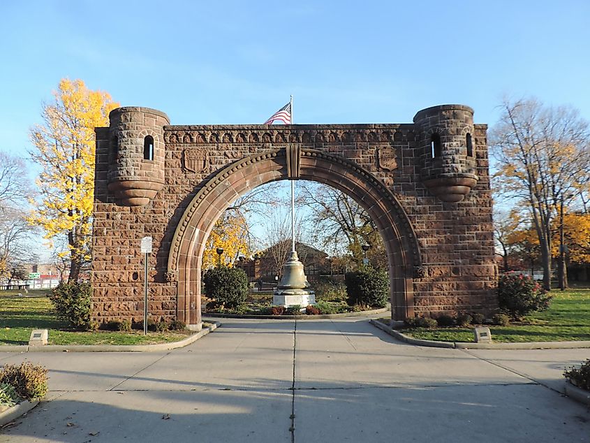 Pershing Field entrance in The Heights, By Jim.henderson - Own work, CC BY 3.0, https://commons.wikimedia.org/w/index.php?curid=46943663