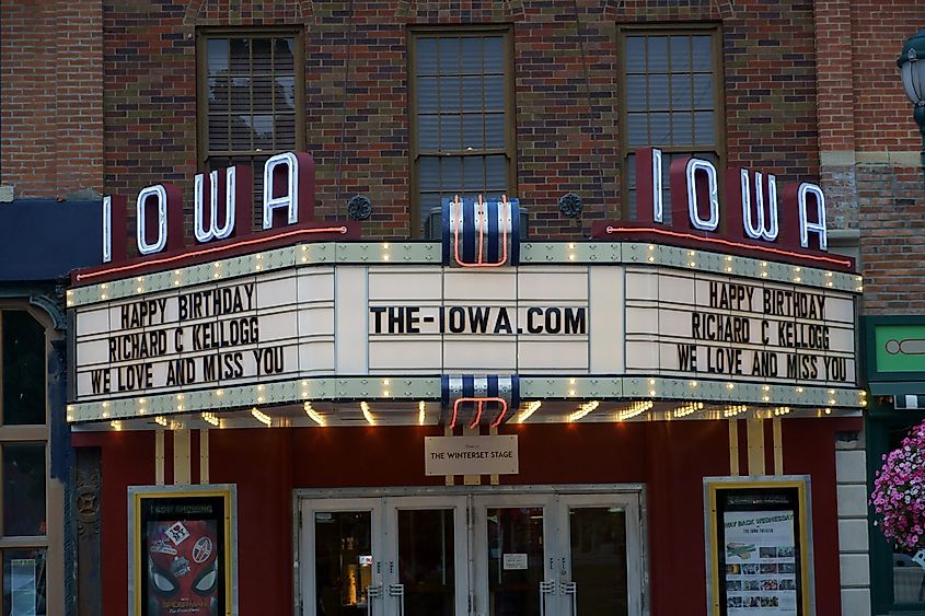 Winterset, Iowa, walk in the city center.