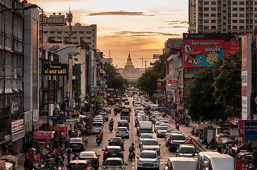 Rush hour at evening on Pradiphat road in Bangkok, Thailand. Editorial credit: Mumemories / Shutterstock.com