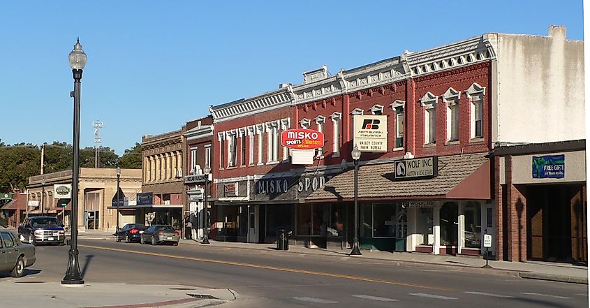 North side of L Street, looking northwest from about 15th Street in downtown Ord, Nebraska.