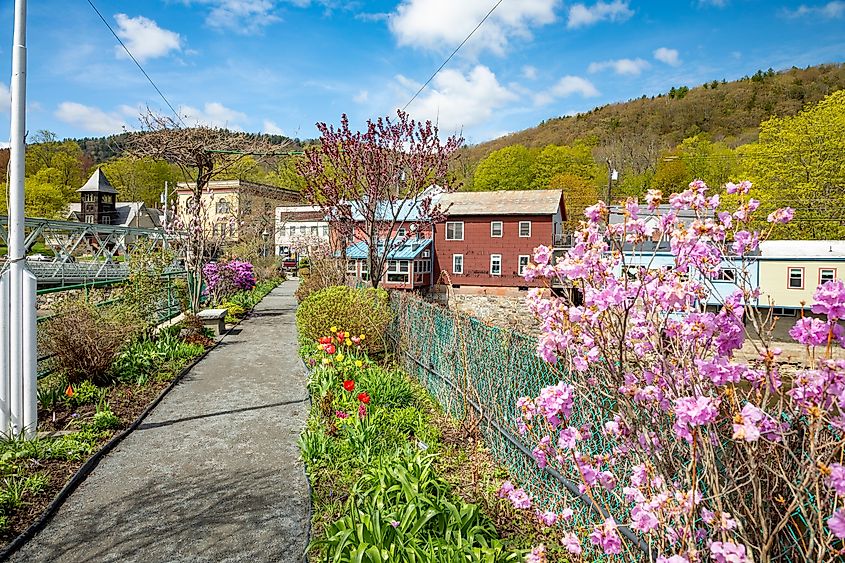 Massachusetts Shelburne Falls Bridge of Flowers. Capt' Tom via Shutterstock