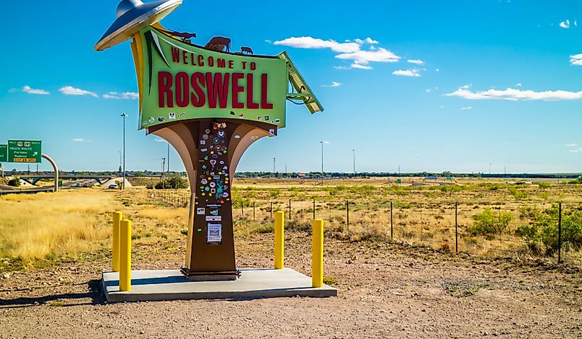  A welcoming signboard at the entry point of the town of Roswell, New Mexico