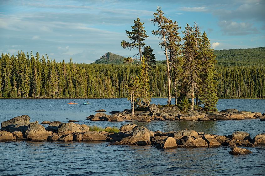 Waldo Lake in Oregon Cascades, via Cavan-Images / Shutterstock.com